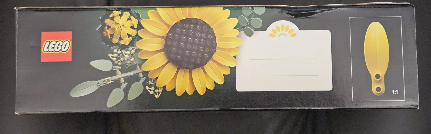 LEGO Botanicals Sunflower Bouquet Building Set 11502 - photo 3