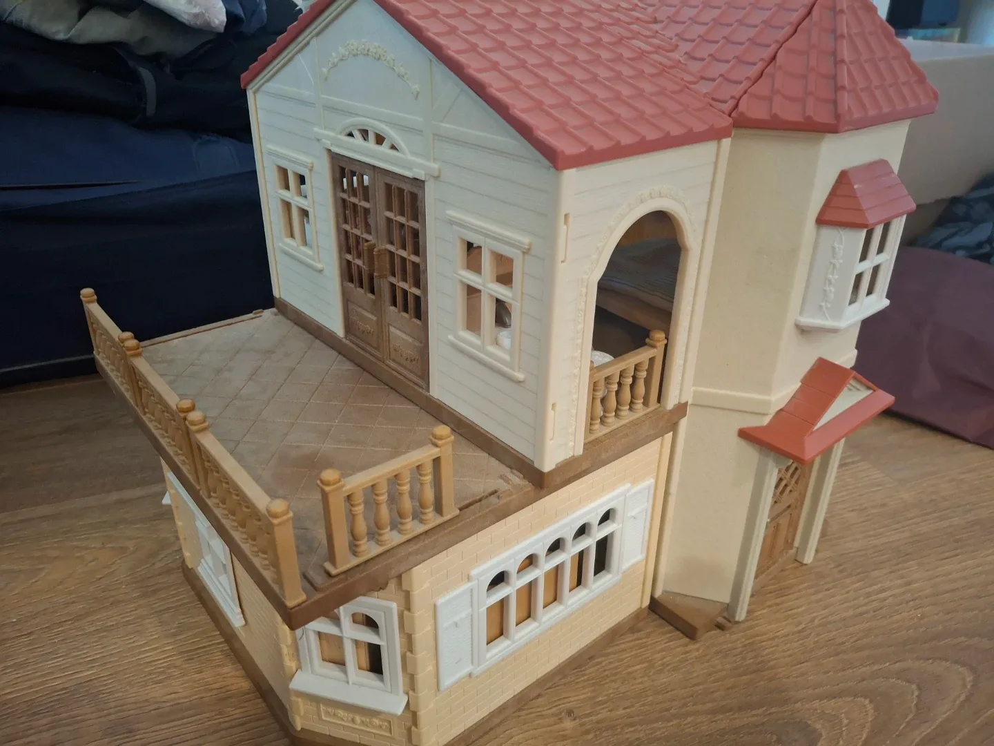 Sylvanian Families Dollhouse with Accessories