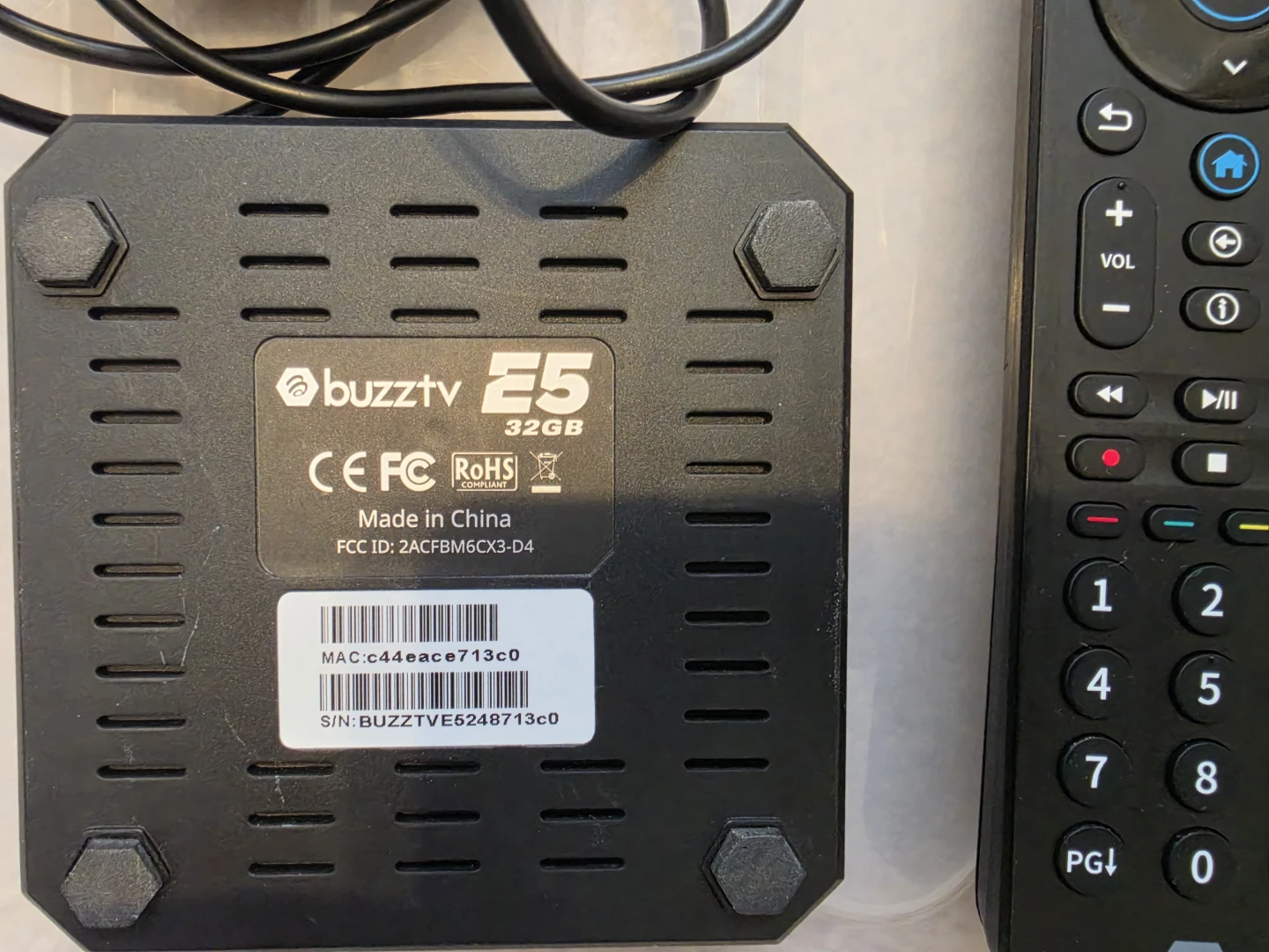 BuzzTV 4k IP TV BOX WiFi with REMOTE and subscription - photo 2