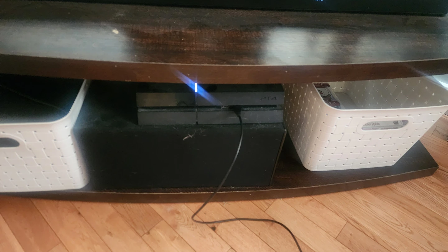 Sony ps4 with one controller factory reset in box. - photo 2