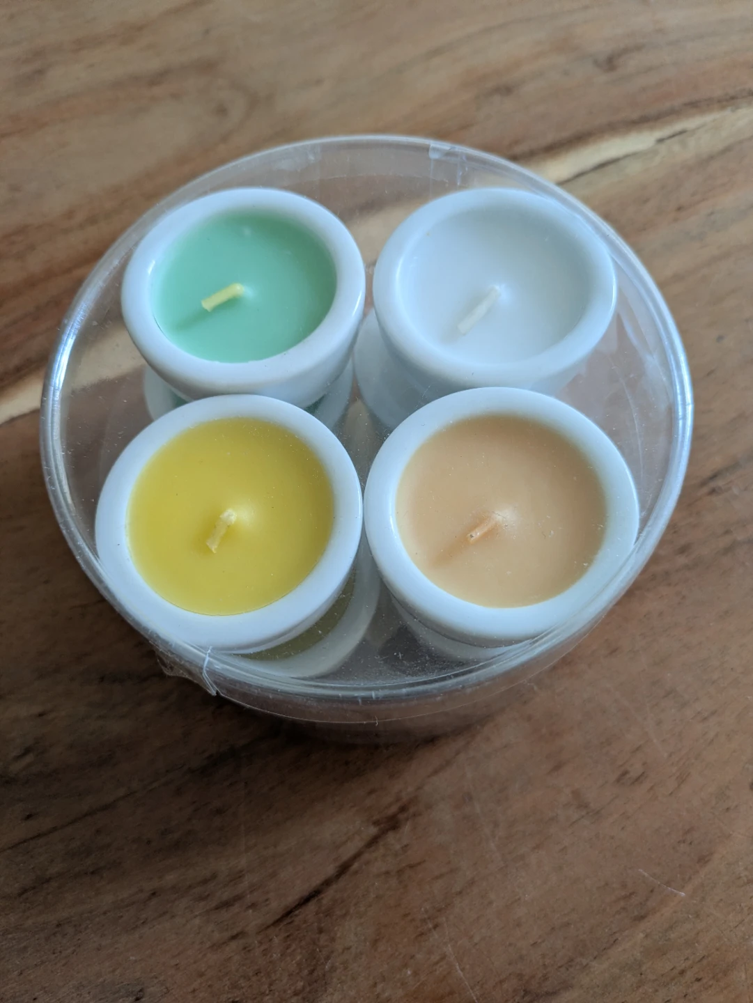 Set of 8 Small Candles in Ceramic Holders