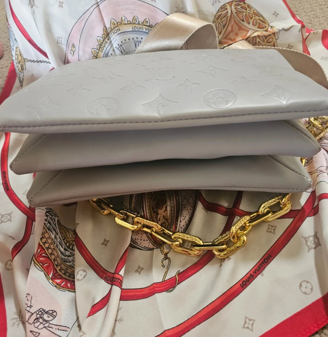 Louis Vuitton Grey Monogram Shoulder Bag with Gold Chain - photo 3