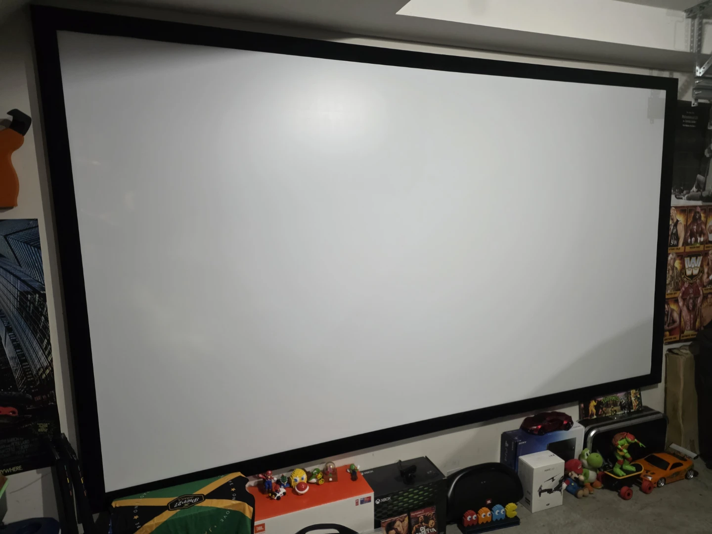 135inch projector screen