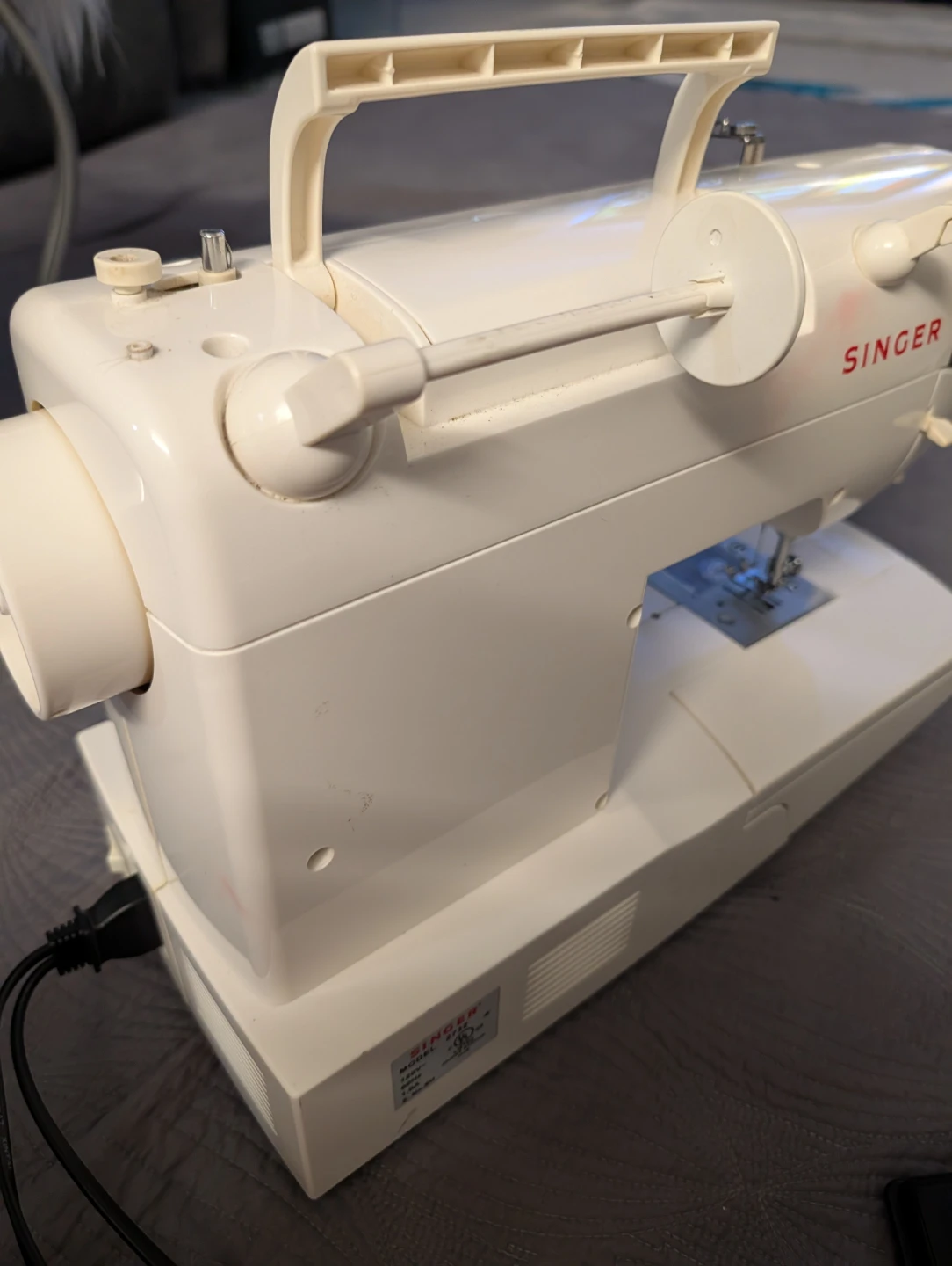Singer 2732 Sewing Machine - photo 3