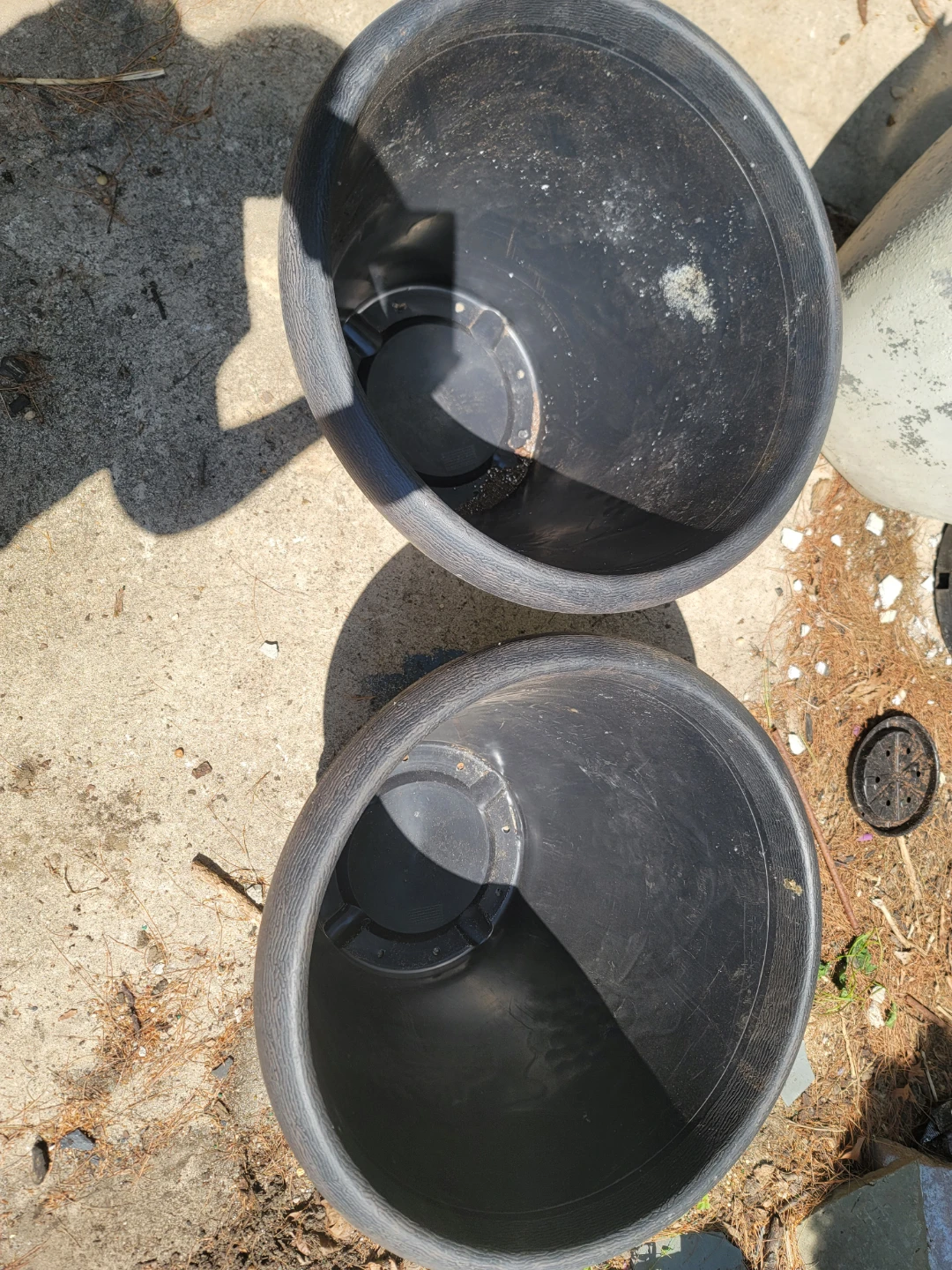 Two Decorative Grape Pattern Planters - photo 3