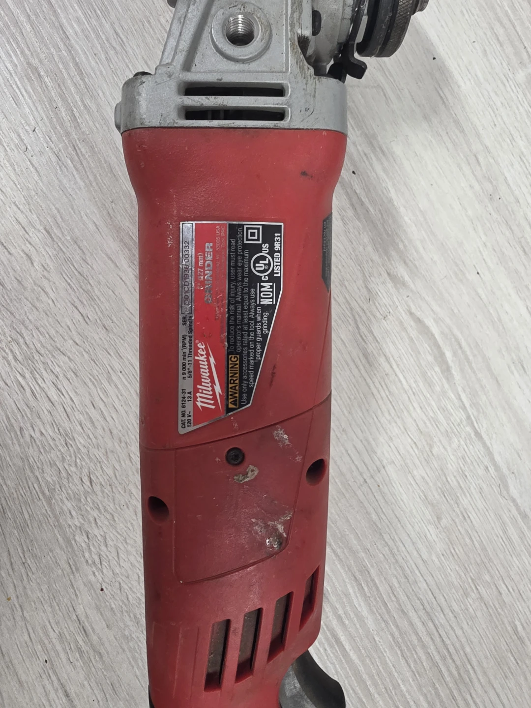 Milwaukee 6146-25 7.5 Amp 4-1/2" Angle Grinder - photo 2