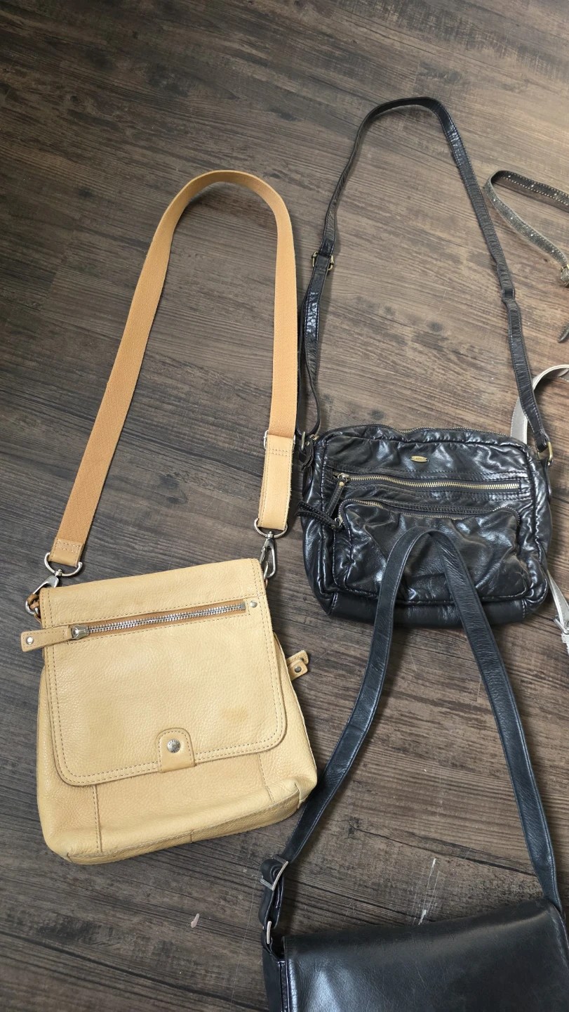 Ladies leather purses* priced separately * - photo 5