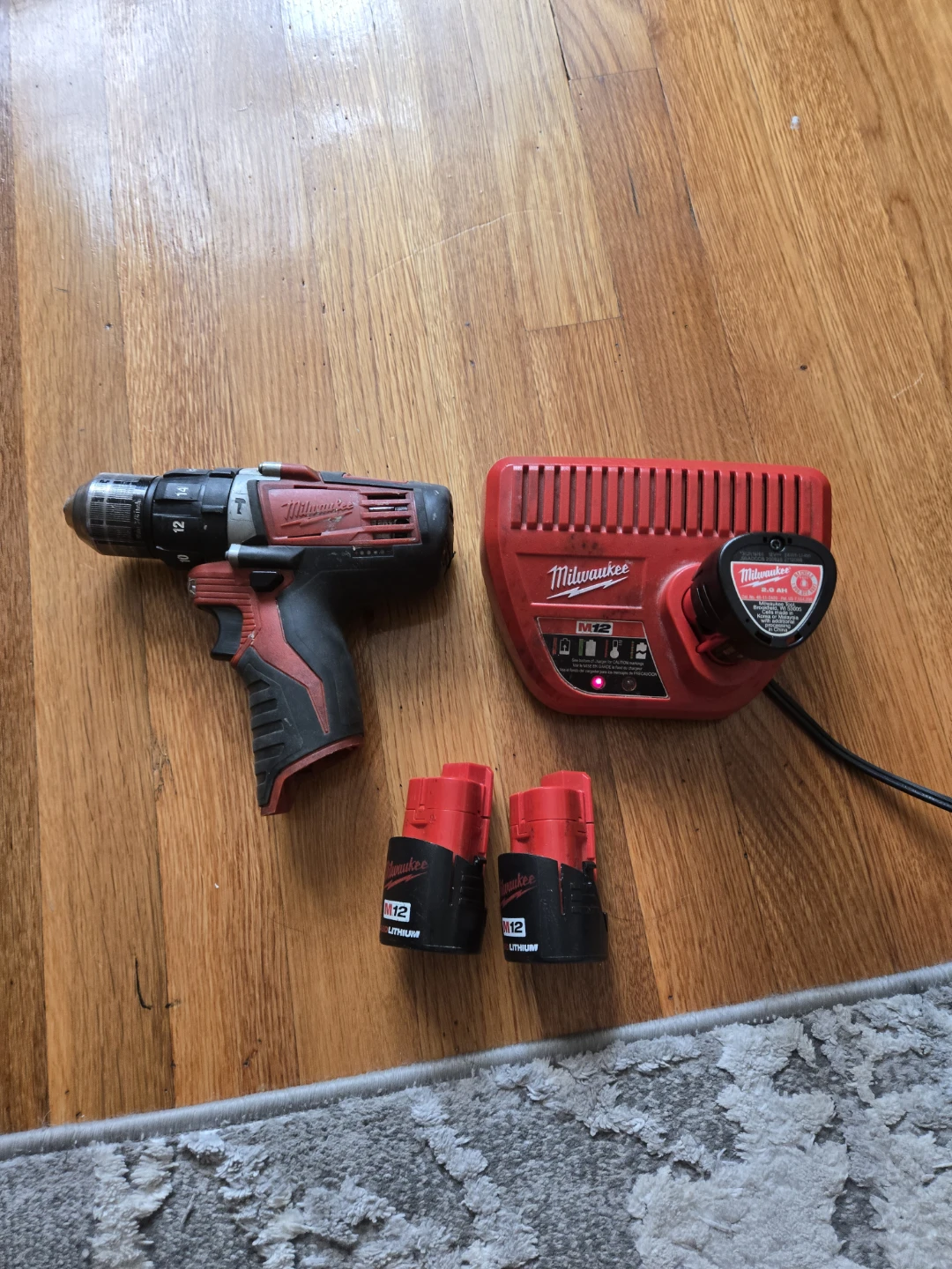Milwaukee M12 Cordless Drill Set - photo 2