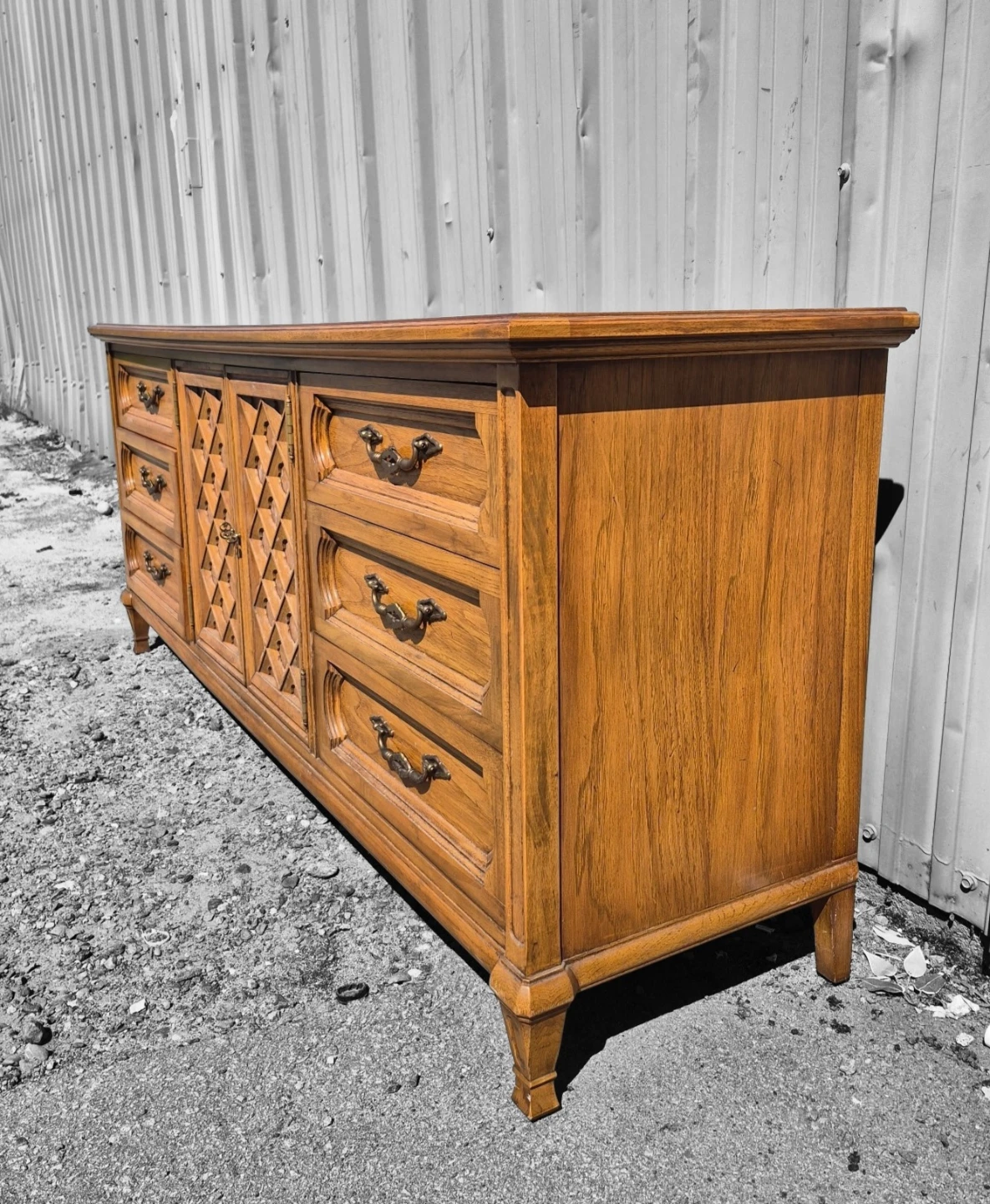 MCM (1967) Brutalist Design Solid Walnut 9 Drawer Sideboard - photo 5