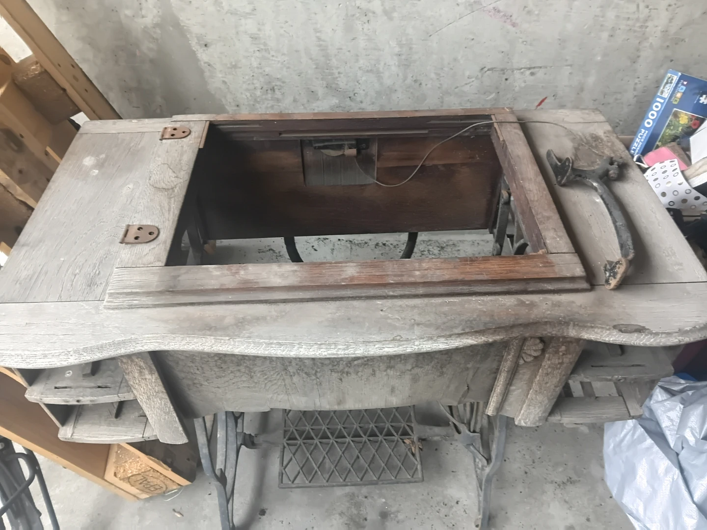 Antique Sewing Machine Table with Treadle - photo 2