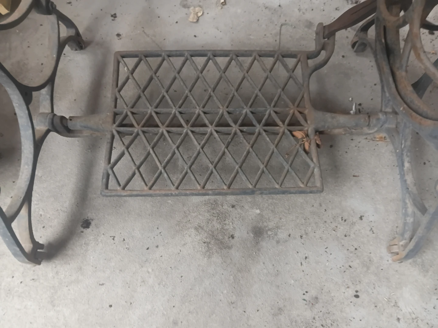 Antique Sewing Machine Table with Treadle - photo 4