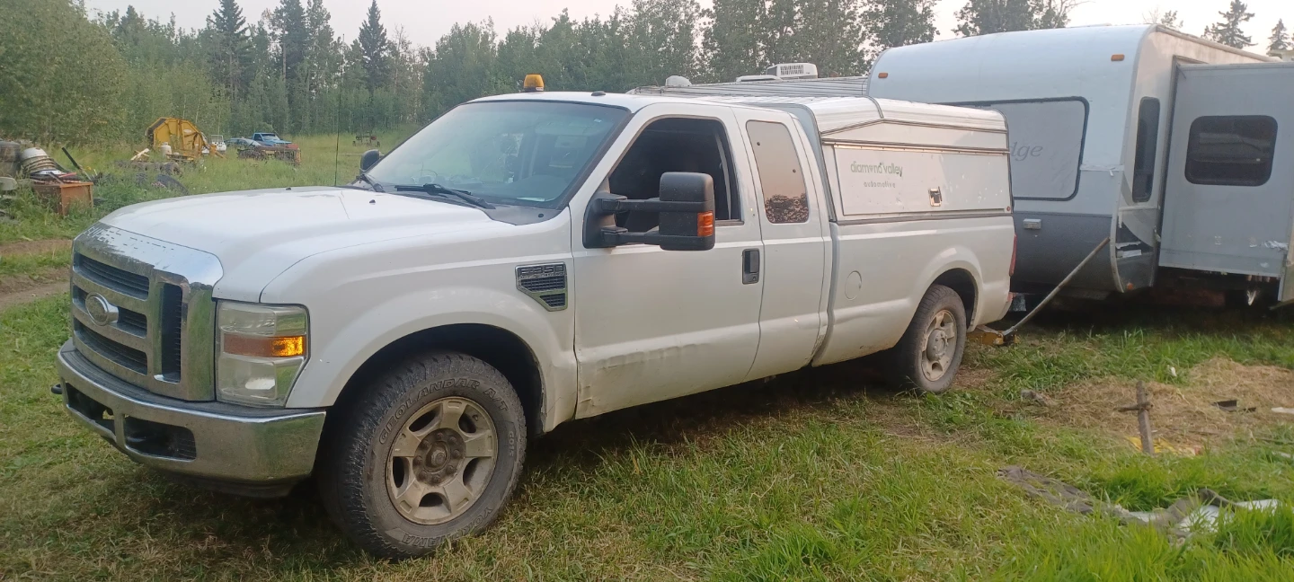 Ford F-350 Super Duty with Truck Cap - photo 2