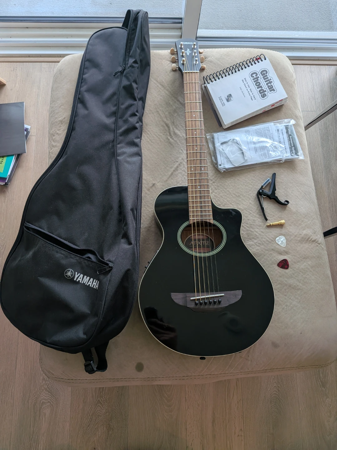 Yamaha APXT2 guitar and bundle