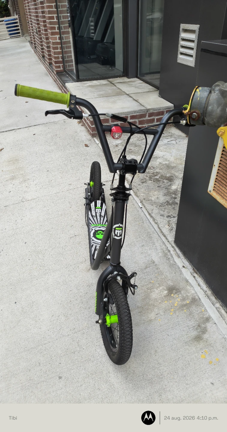 Mongoose Black and Green Skull Scooter - photo 3