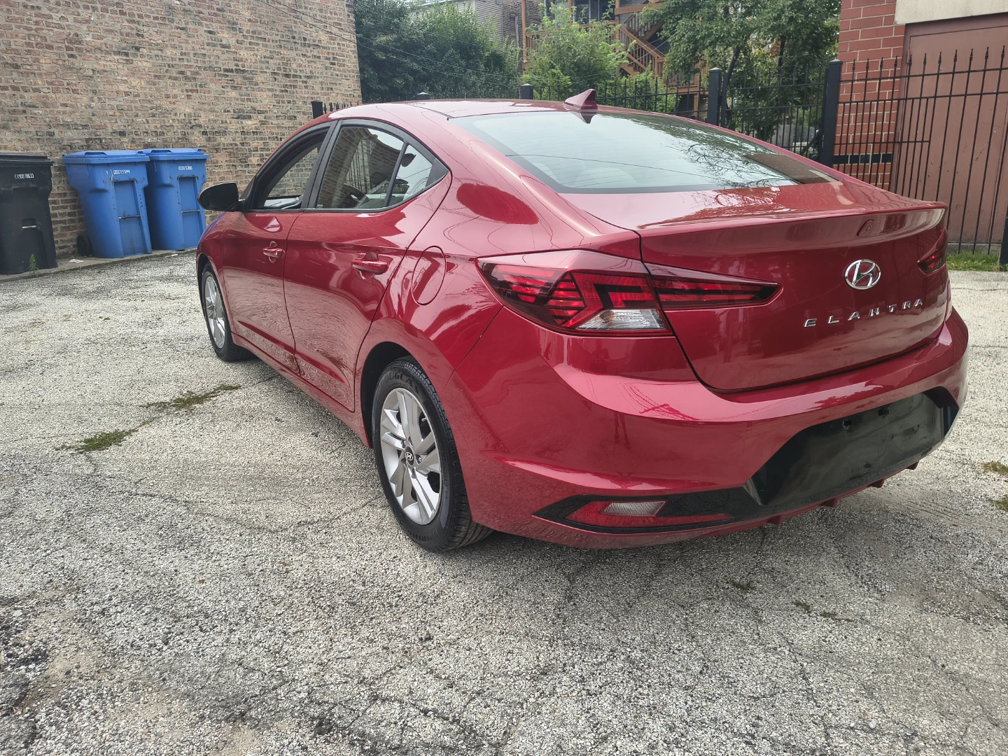 Red Hyundai Elantra Sedan - photo 2
