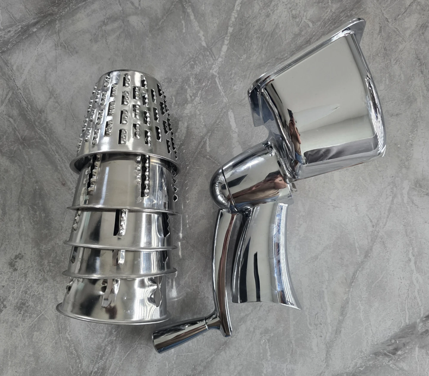 No base stand- Manual Food Processor with 5pcs Cones