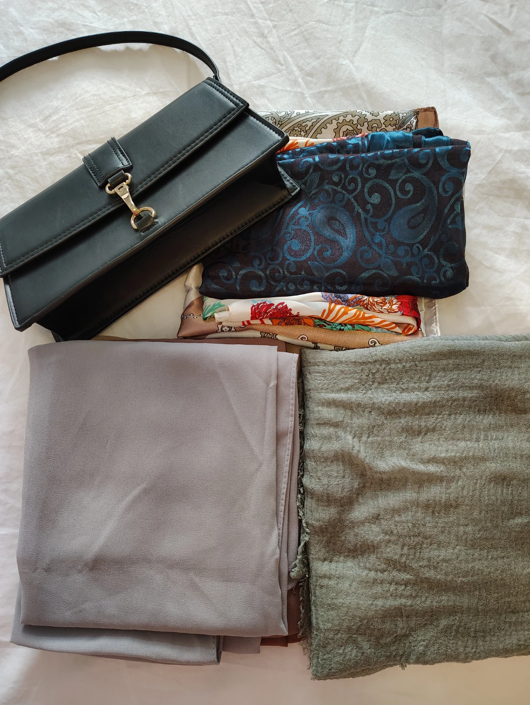 Women’s Scarf & Handbag Bundle – $10! - photo 2