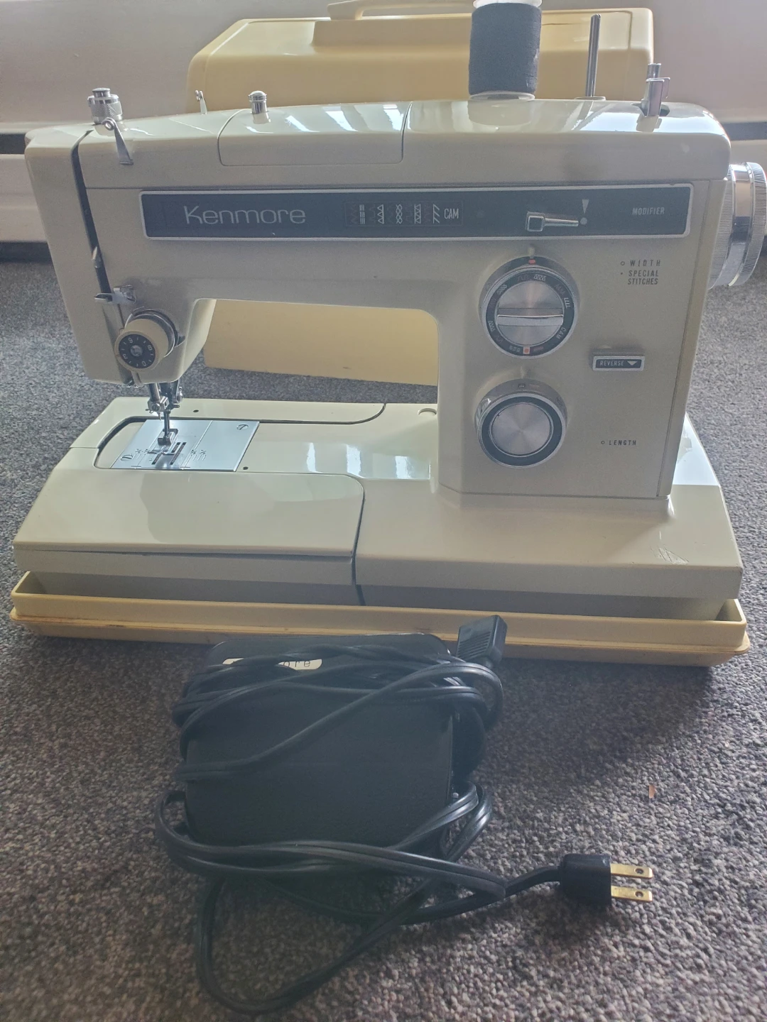Kenmore sewing machine model 158.19312 - photo 3