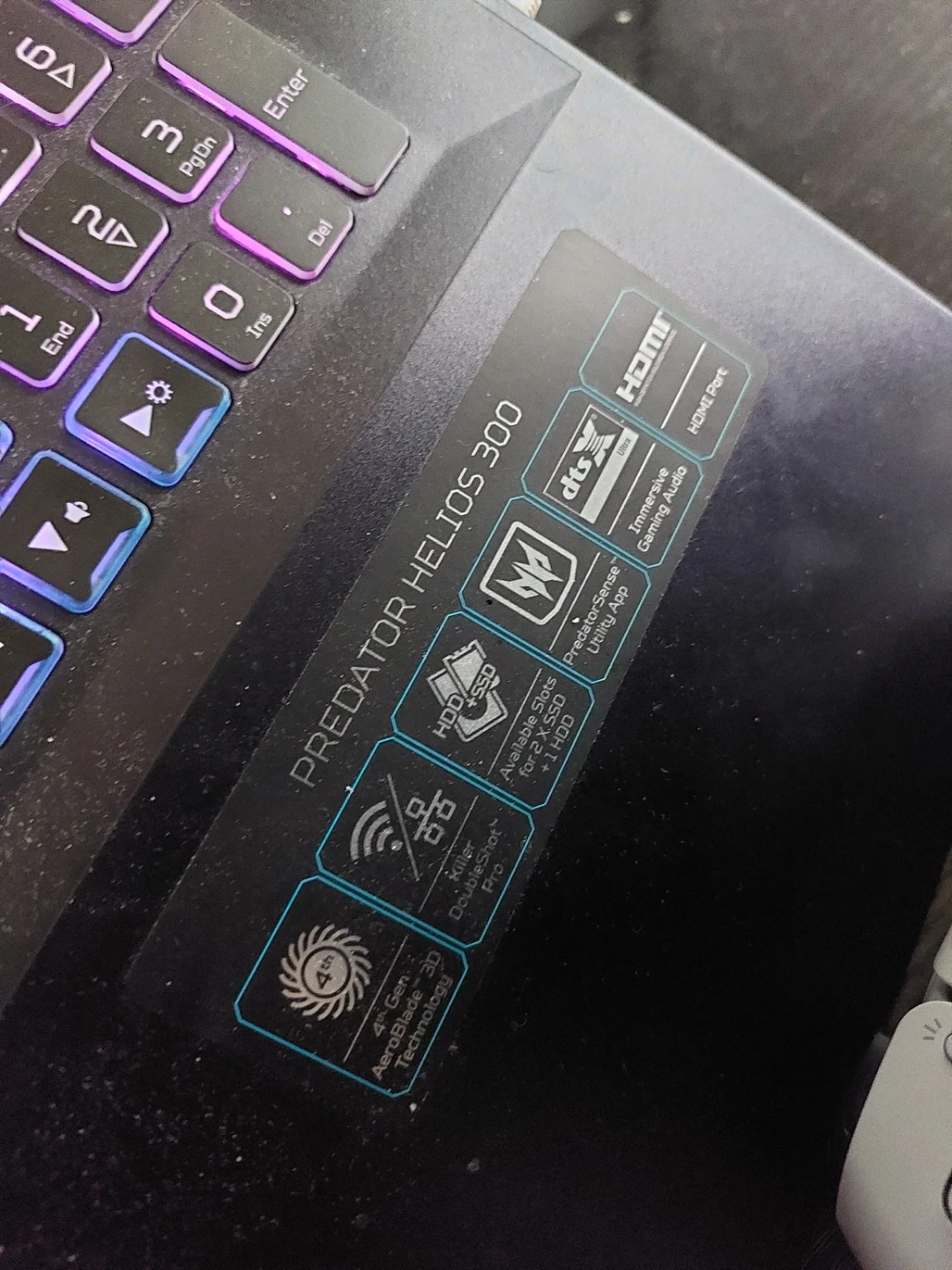 Acer Predator Helios 300 Gaming Laptop - photo 4