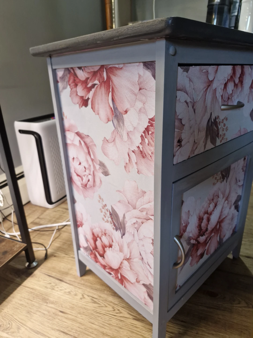Floral pattern grey nightstand - photo 4