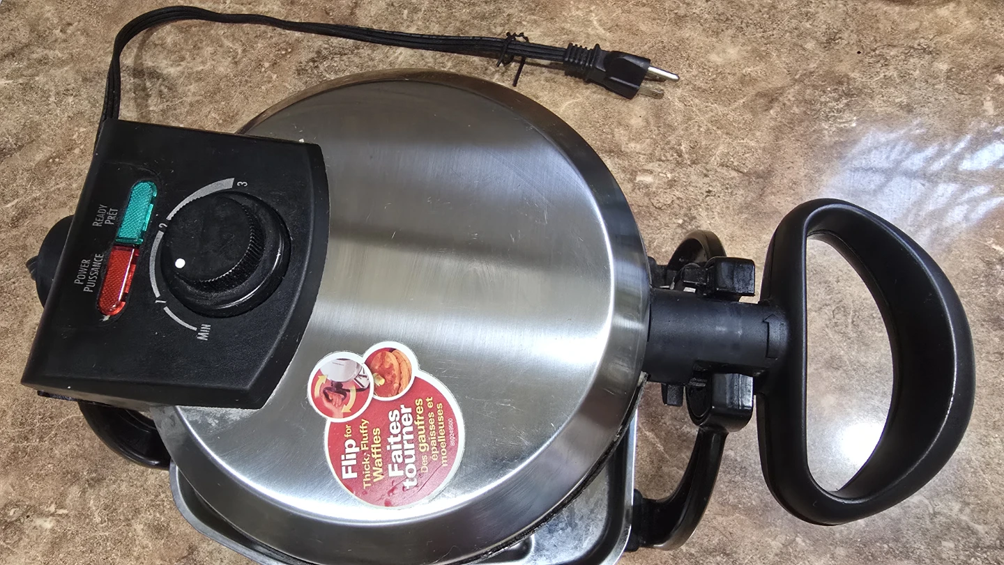 Flip Waffle Maker - photo 2