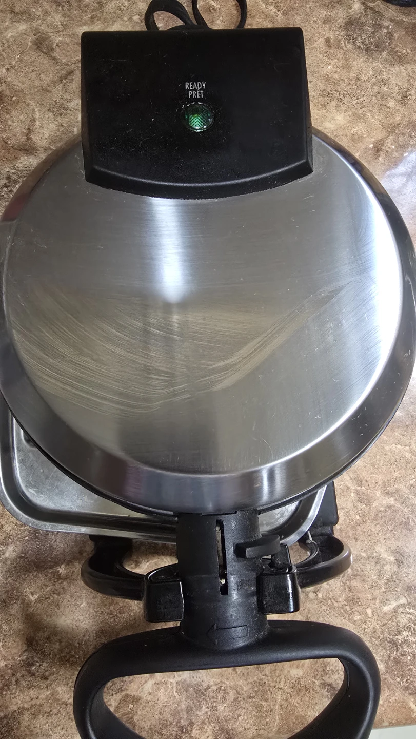 Flip Waffle Maker - photo 4