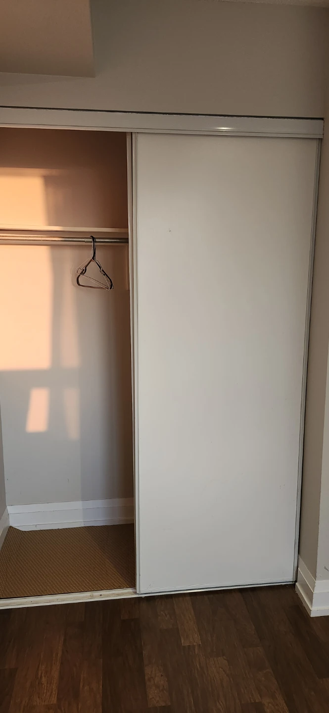 Looking for a Female roommate - photo 3