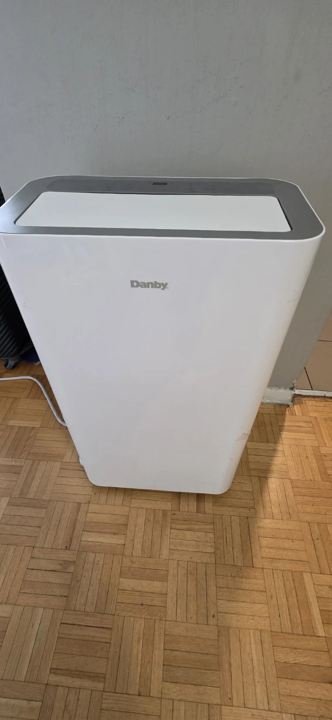❄️ 12,000 BTU Danby Portable Air Conditioner – Like New! ❄️