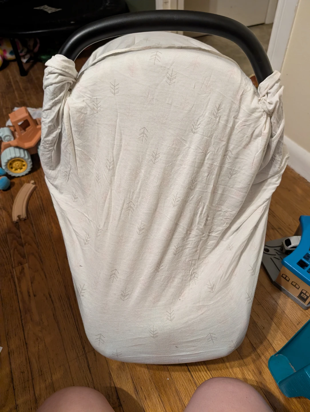 Car Seat Cover / Nursing Cover - photo 2