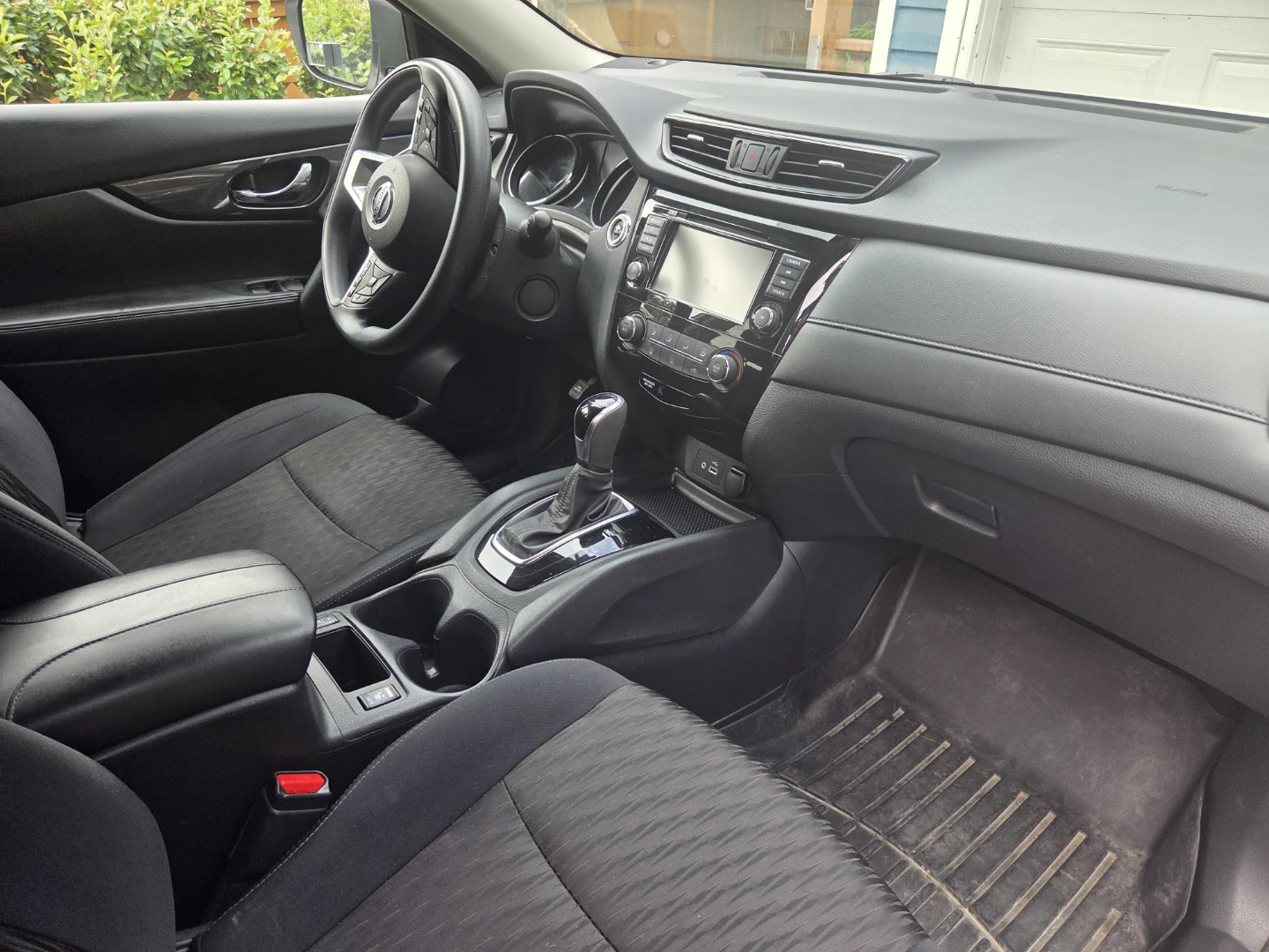 White Nissan Rogue SUV , FINAL PRICE - photo 2