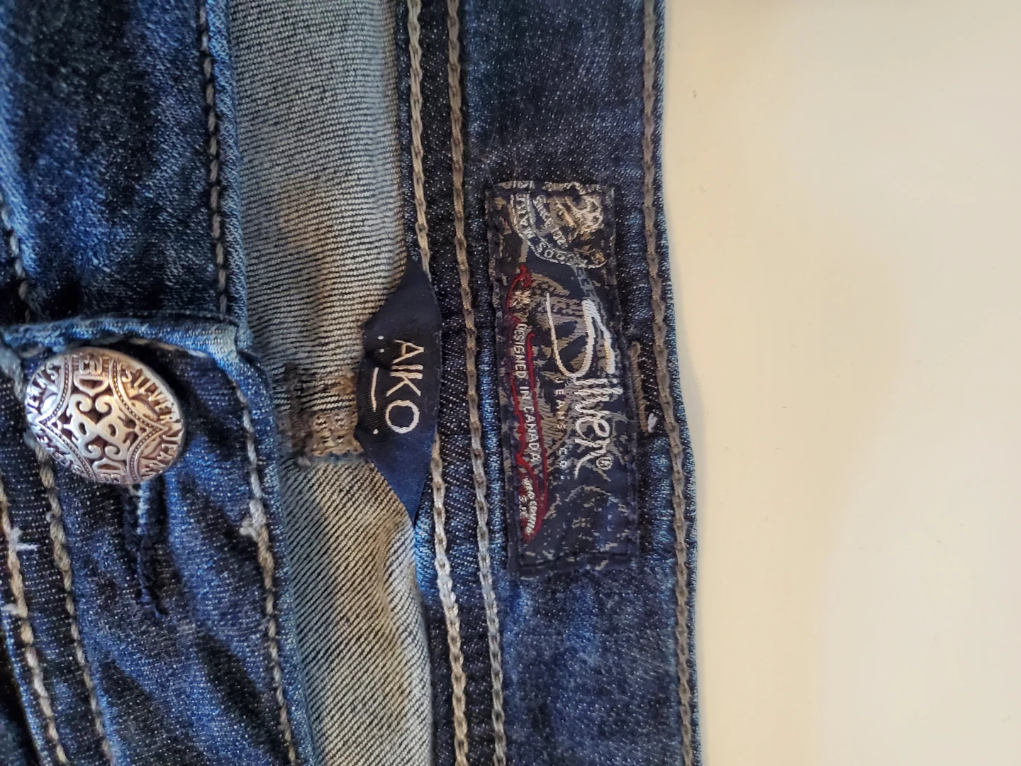 Silver Jeans Co. Aiko Mid-Rise Capri Jeans - photo 3