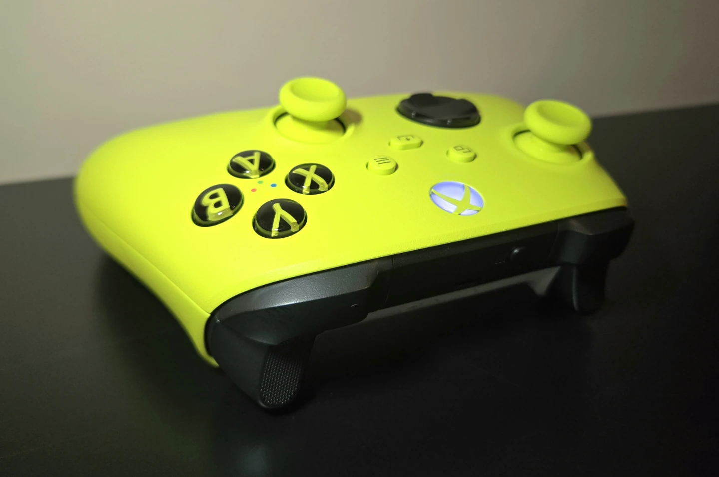 XBOX WIRELESS CONTROLLER / ELECTRIC VOLT - photo 2