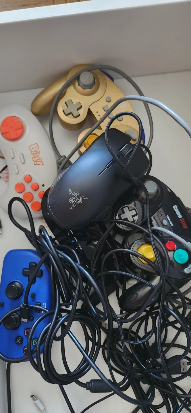 Mixed Gaming Controllers and Mouse Bundle - photo 2