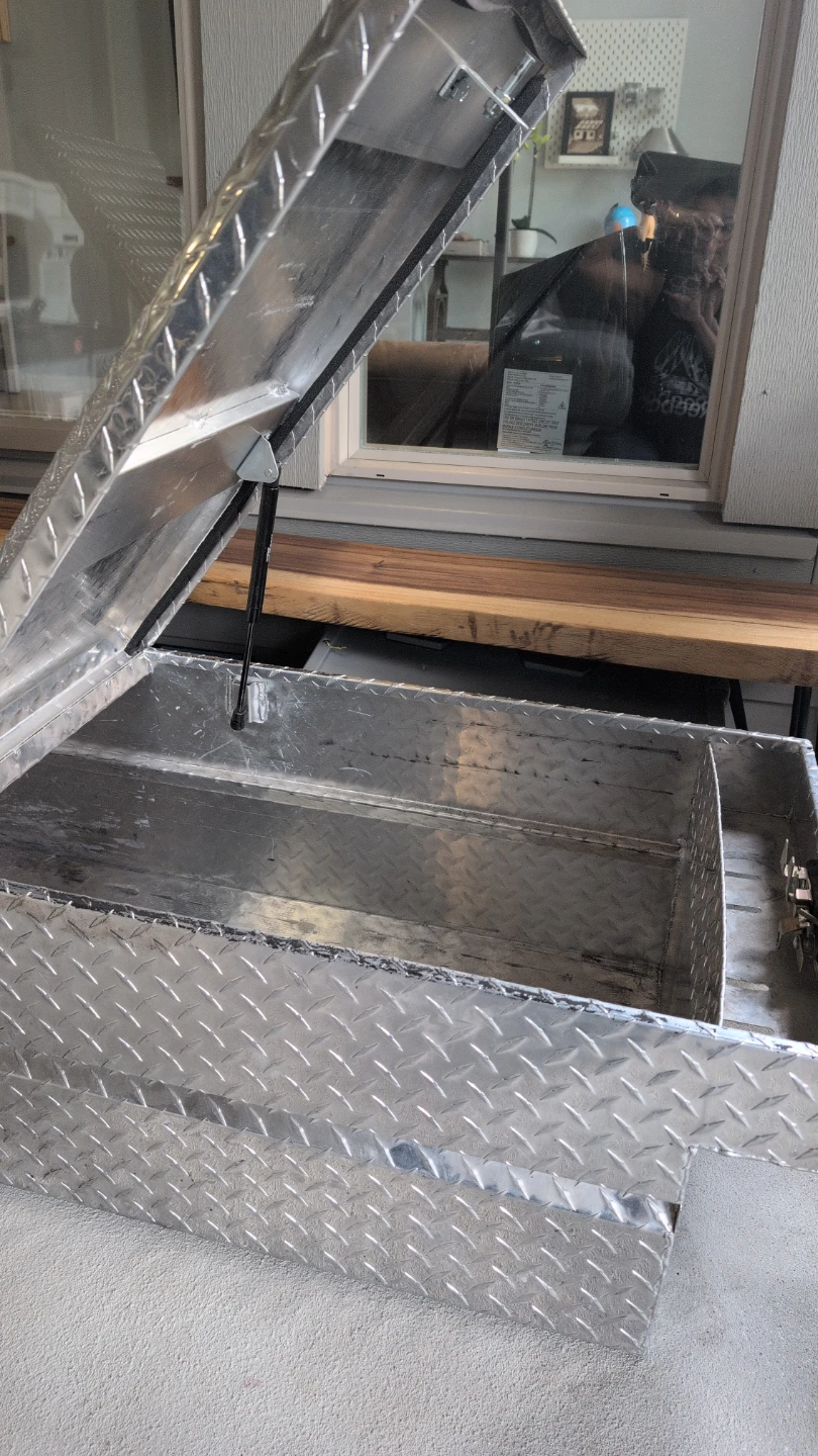Lund Aluminum Diamond Plate Truck Tool Box - photo 5