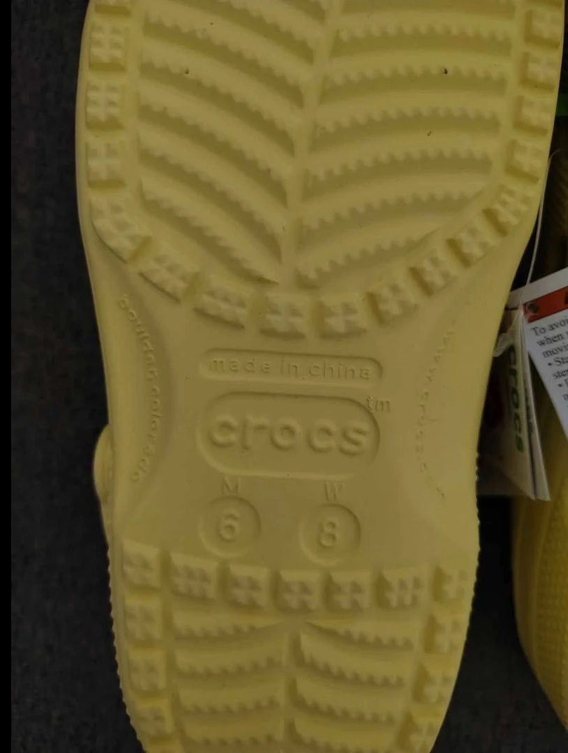 Crocs Classic Clog – Light Yellow (BNWT) - M6/F8 - photo 2