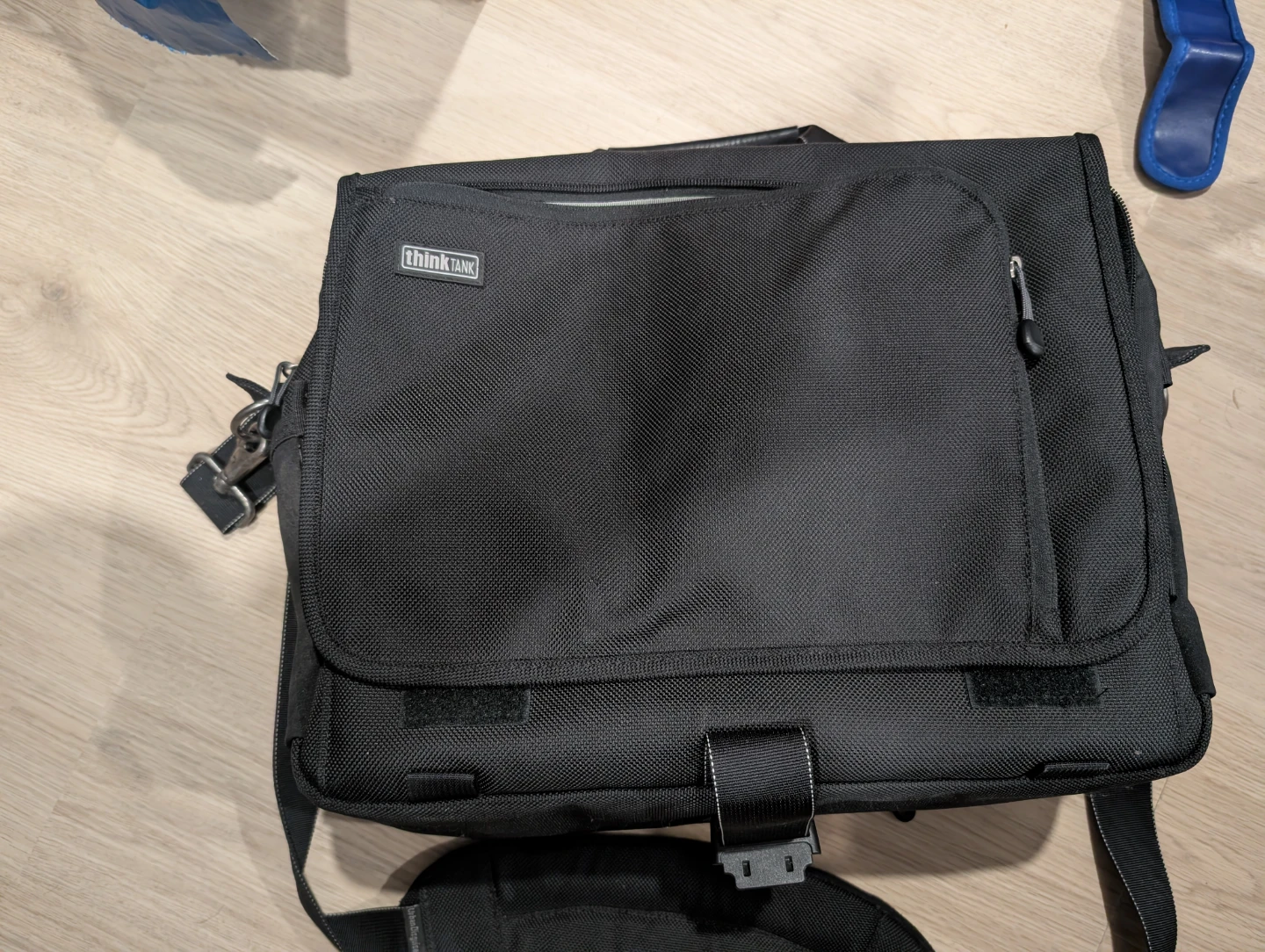 Think Tank Urban Disguise 50 V2.0 Messenger Bag