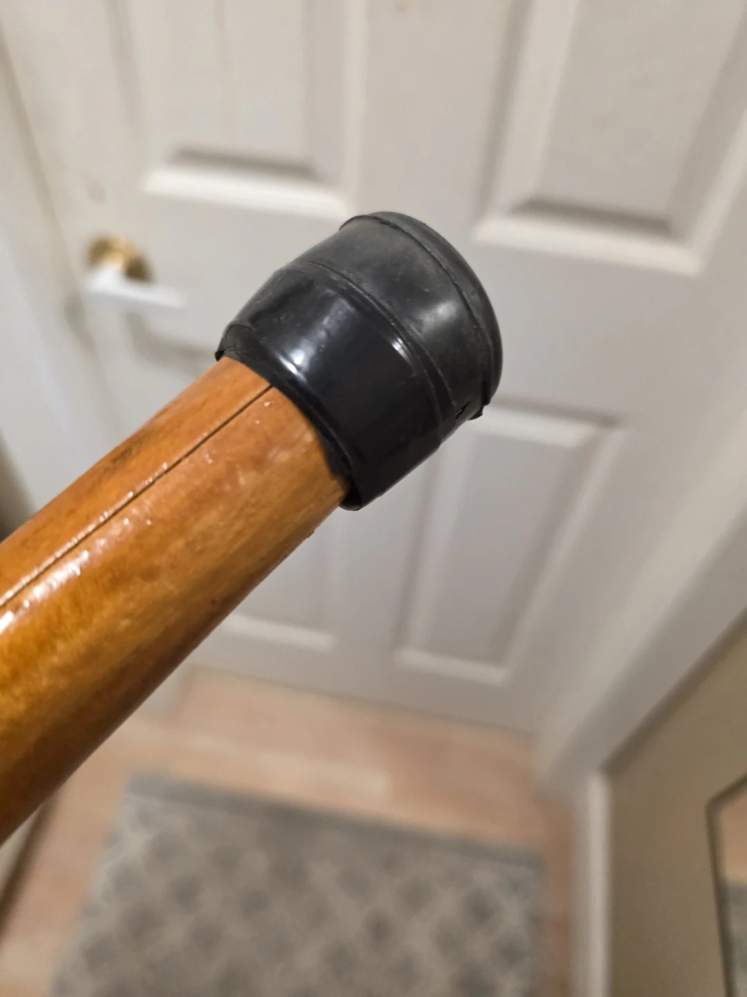 4' 9" Wooden Walking Cane with Carved Handle - photo 3