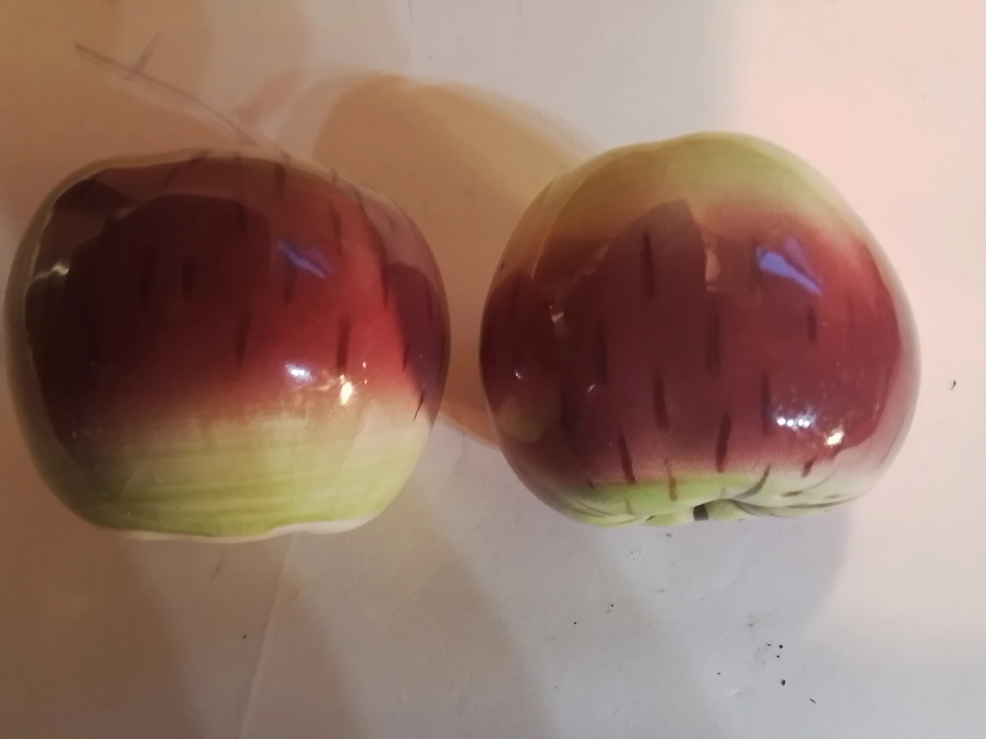 Vintage Ceramic Apple Salt and Pepper Shakers - photo 4