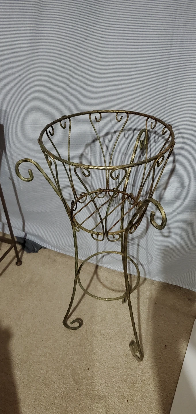 Vintage Metal Plant Stand - photo 3