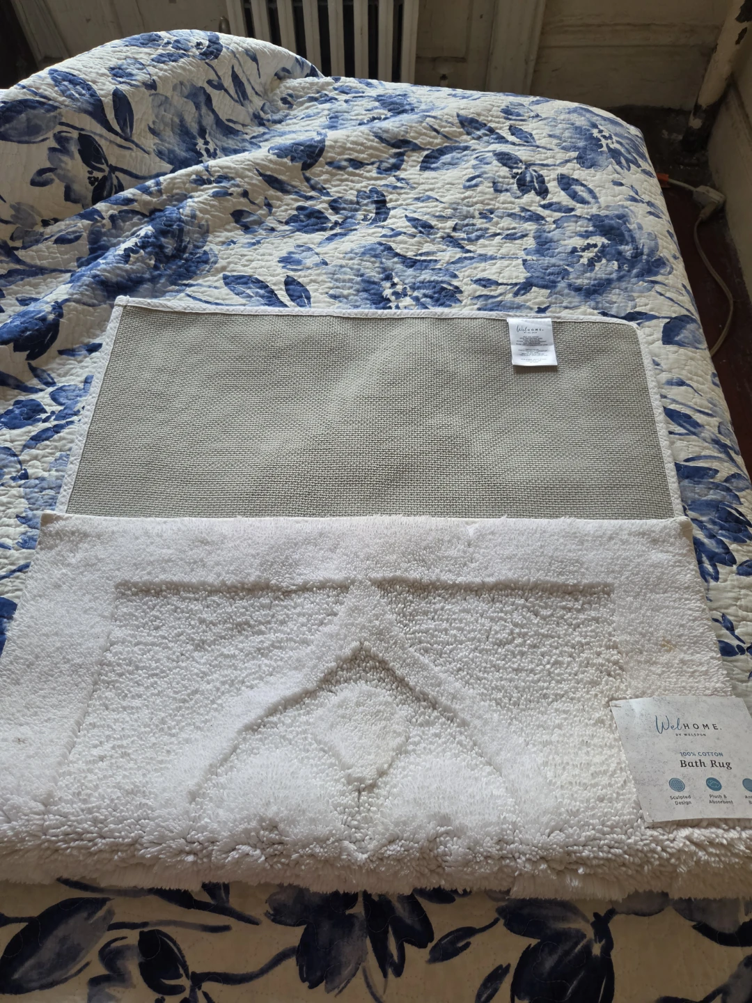 New White Cotton Bath rug - photo 2