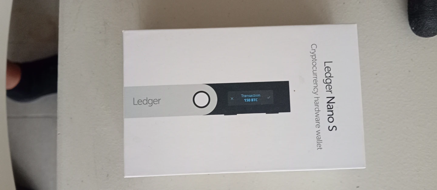 Ledger Nano S Cryptocurrency Hardware Wallet