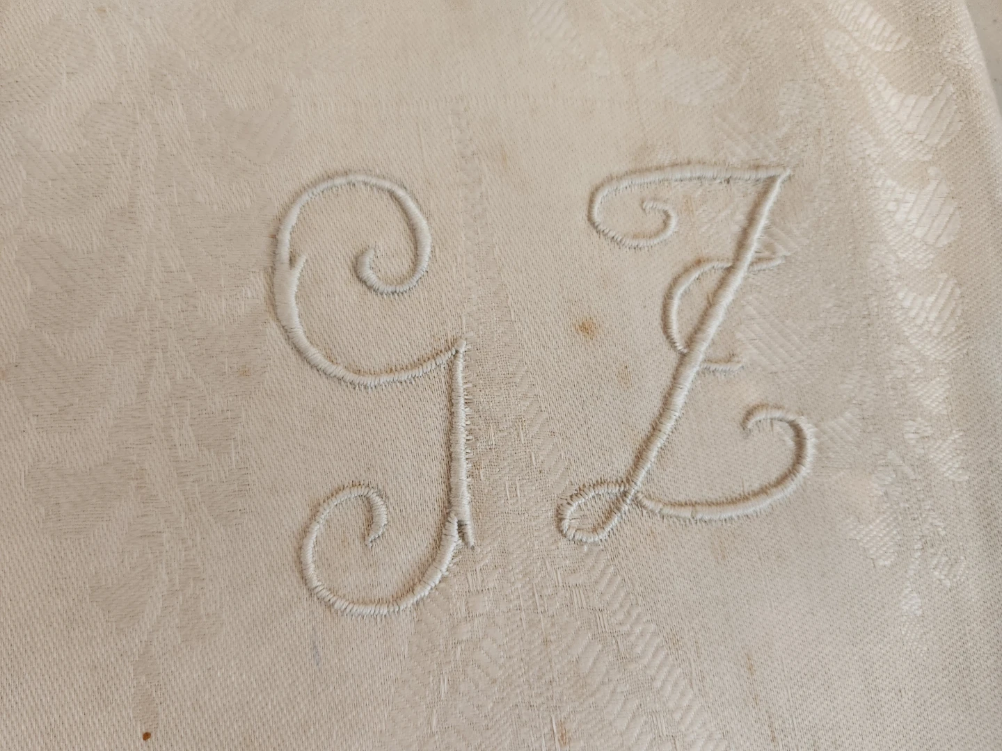 Set of 4 Vintage Embroidered Towels with Fringe - photo 2
