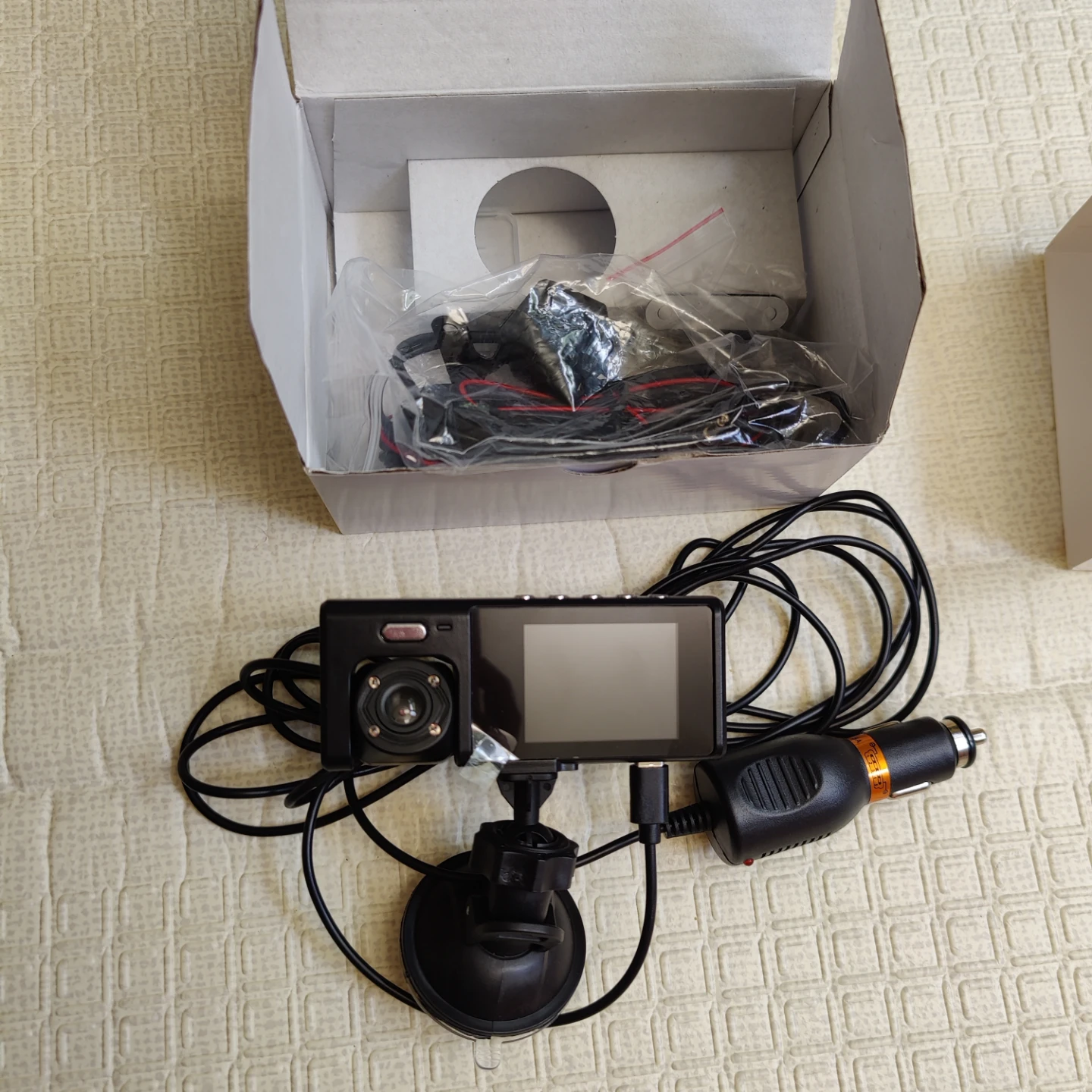 VAVUPO HD DVR Dash Cam – 3-Lens, 1080P - photo 2