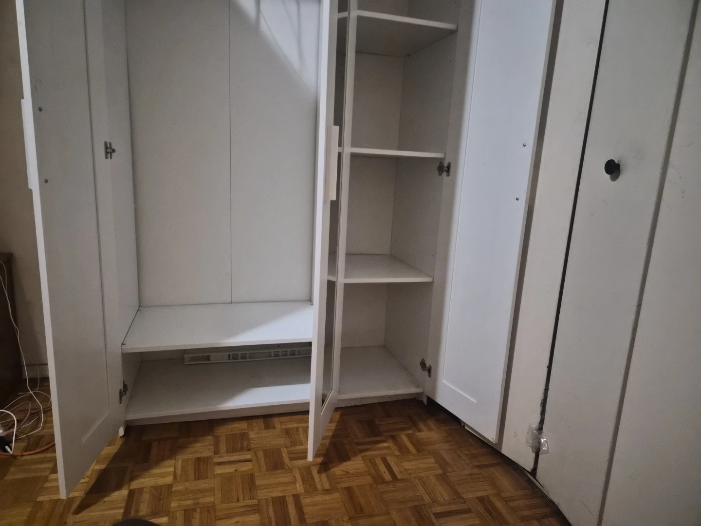 White colour WARDROBE with mirror - photo 2