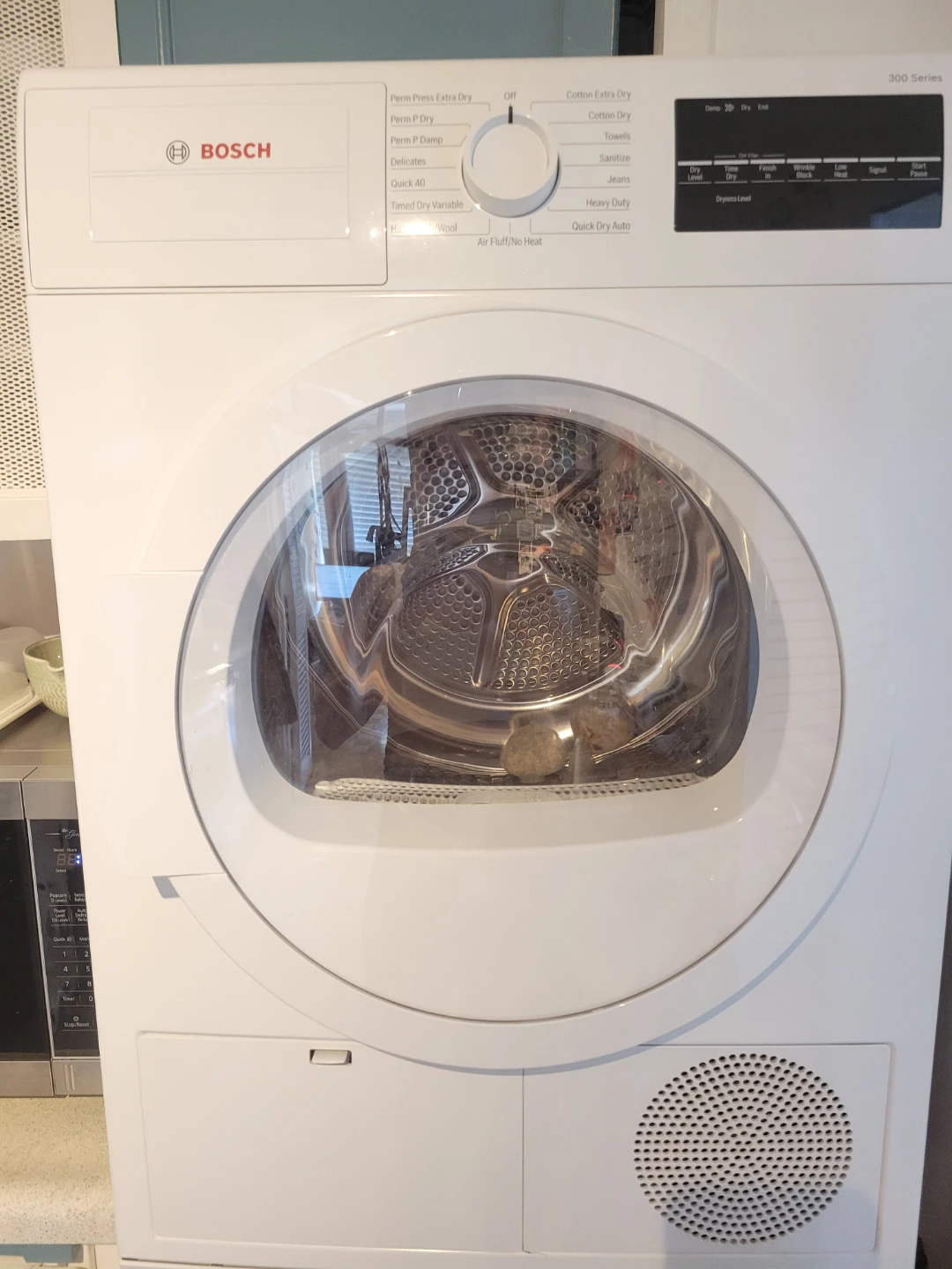 Laundry machine & dryer - photo 2