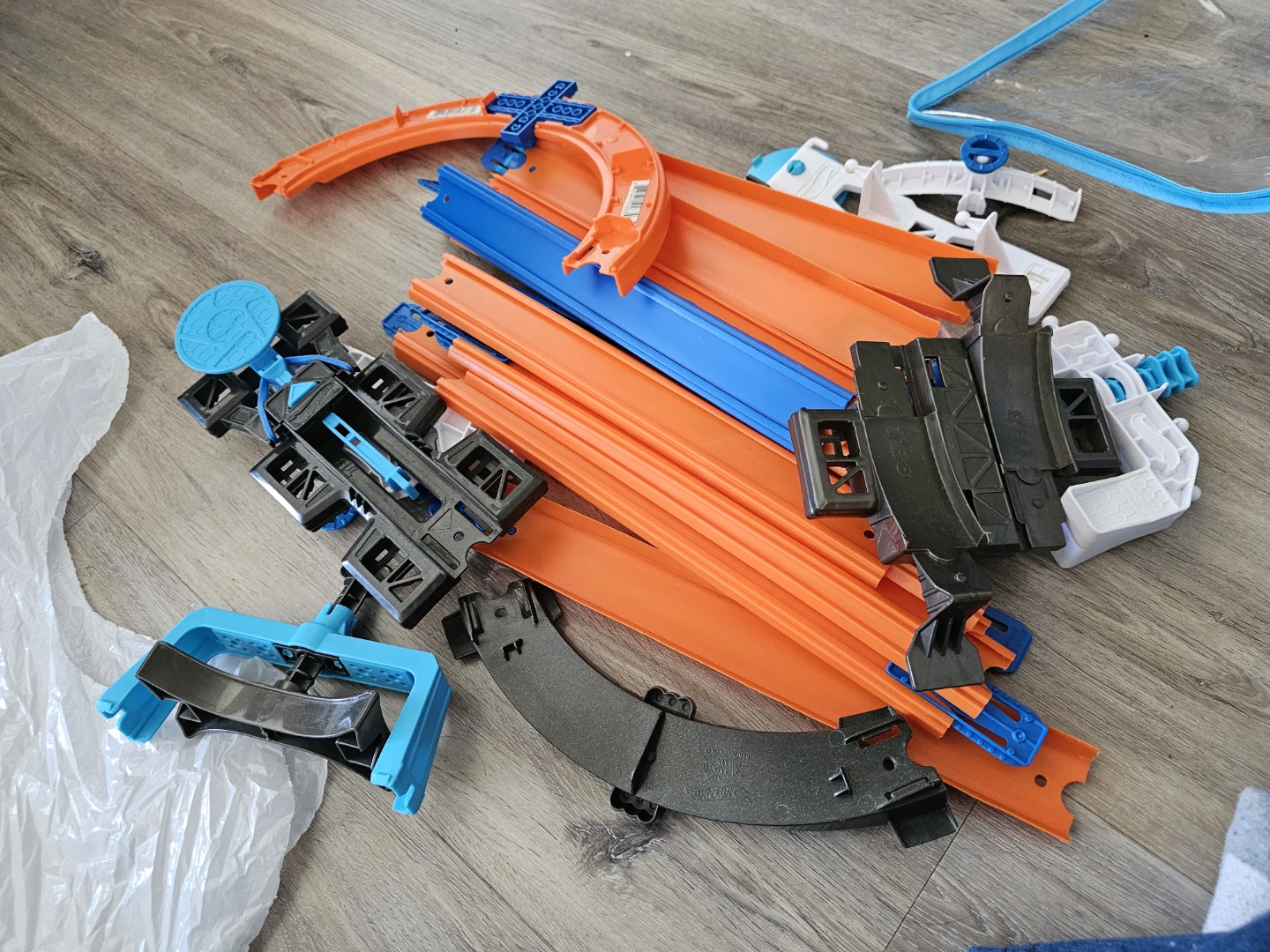 Hot Wheels Track Builder Set