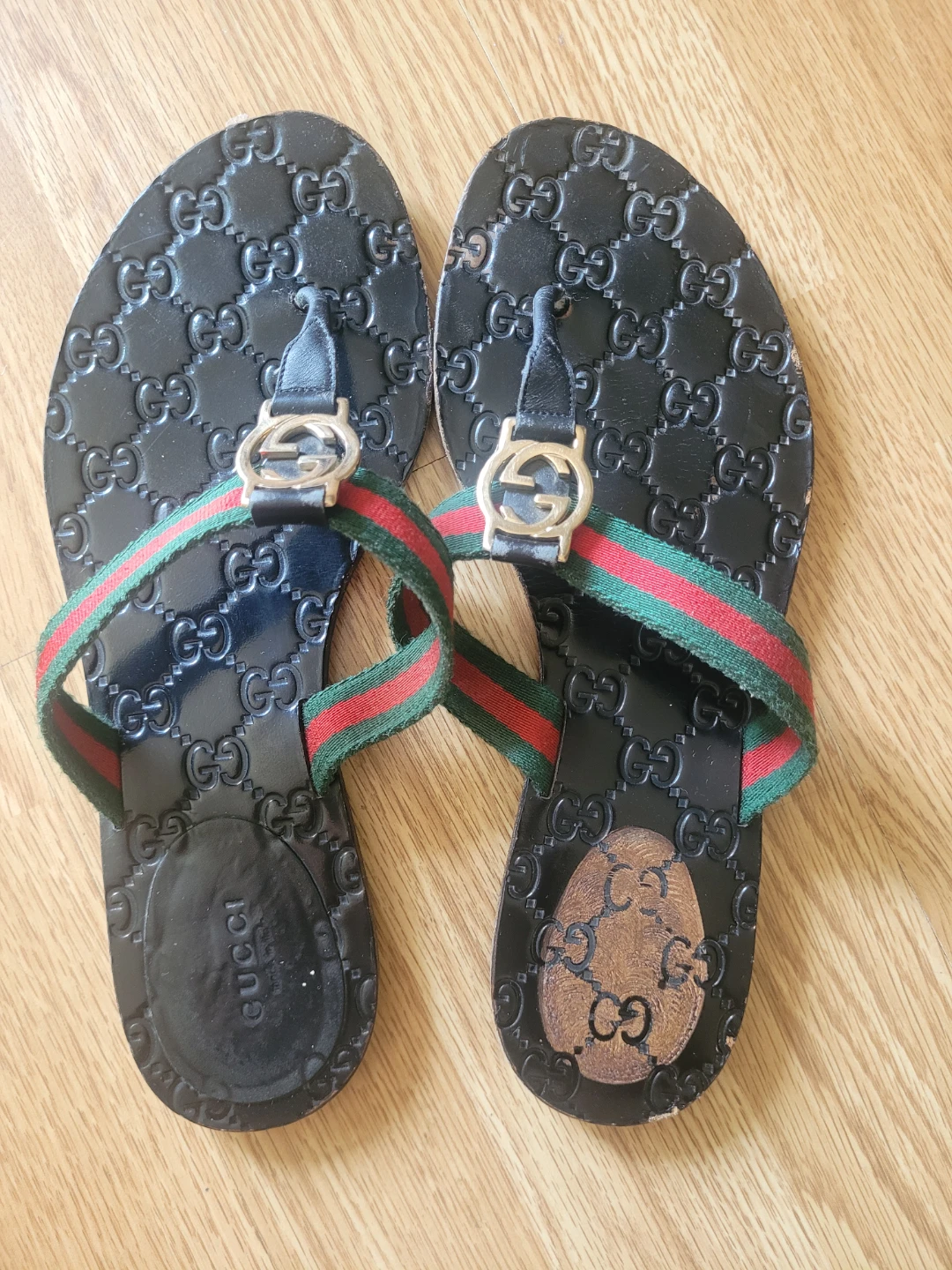 Gucci Black GG Monogram Thong Sandals