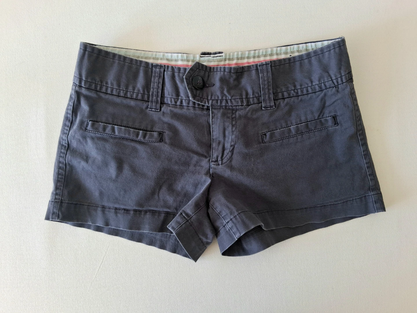 AMERICAN EAGLE Shorts, Women Sz 2 - photo 2