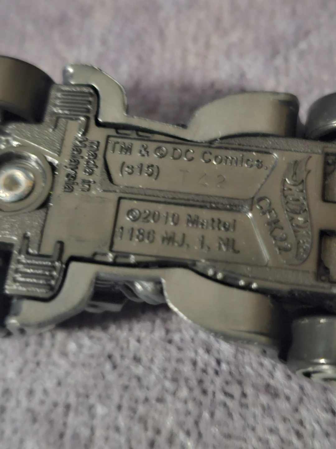 Hot Wheels DC Comics Batman Batmobile Toy Car - photo 3