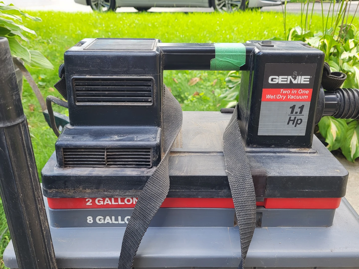 Genie Two in One Wet/Dry Vacuum 1.1 Hp - photo 2